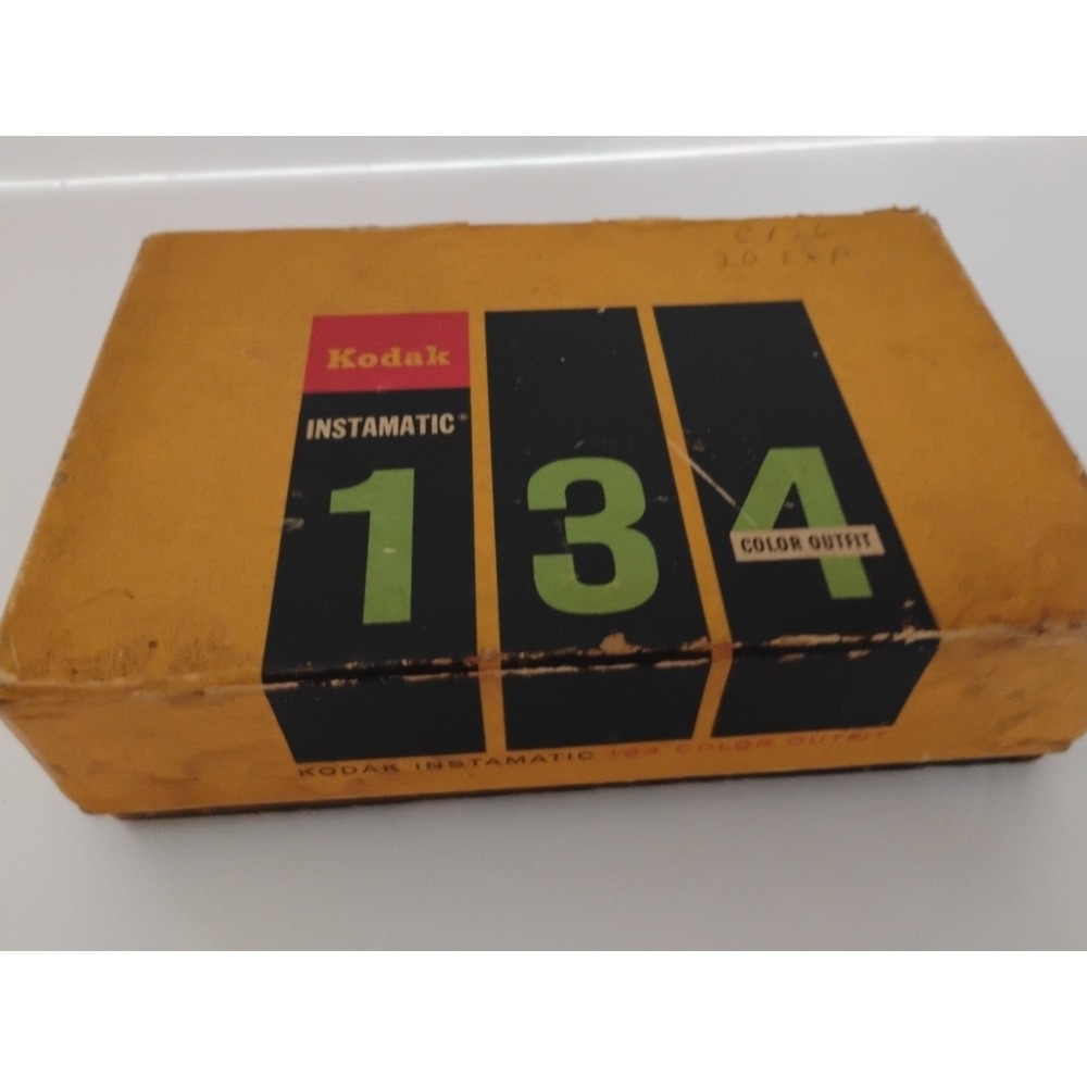 Vintage Kodak Instamatic 134 Color Outfit Automatic Electric Camera
